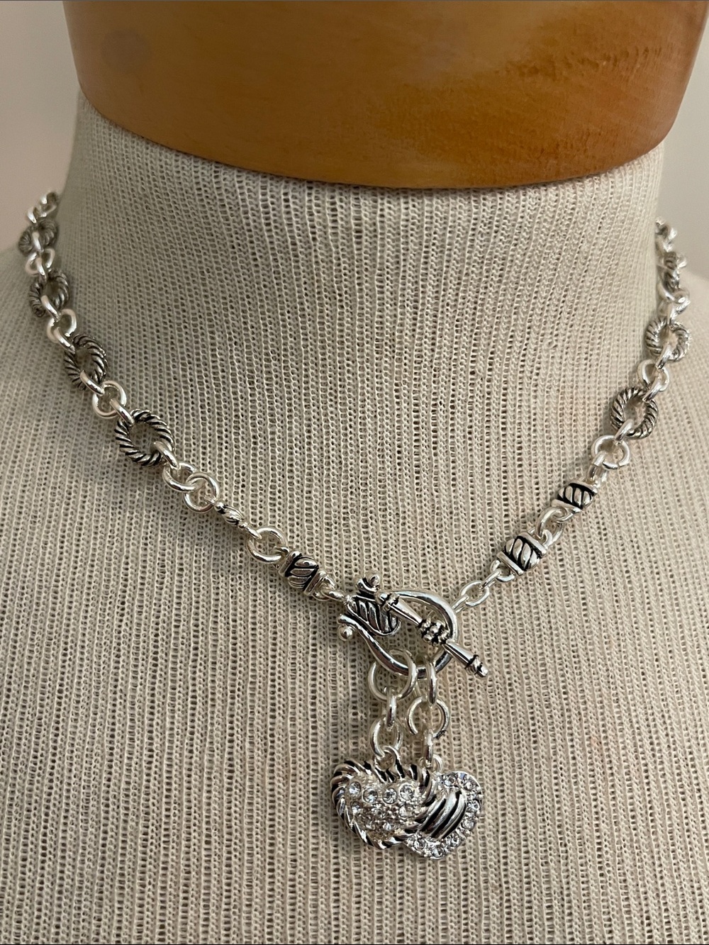 Vintage Premier Designs “Two Hearts” Silver-tone Toggle Cable Chain Necklace - Picture 8 of 14